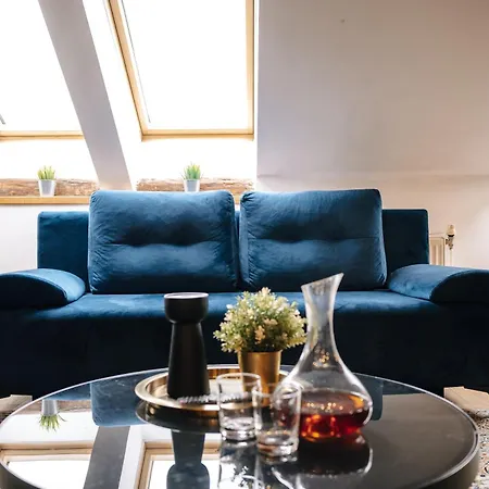 5bd Duplex - Billiard - Cinema - Praga