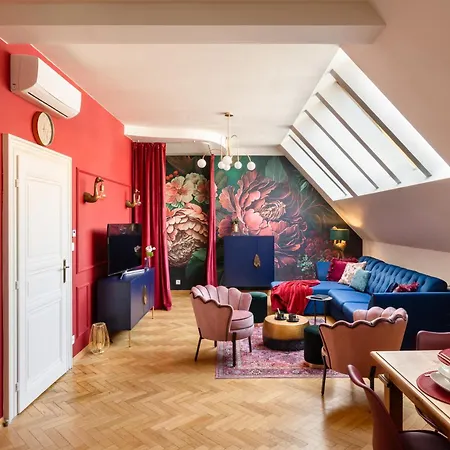 Appartement Decadent Art Deco Balcony In Old Town *