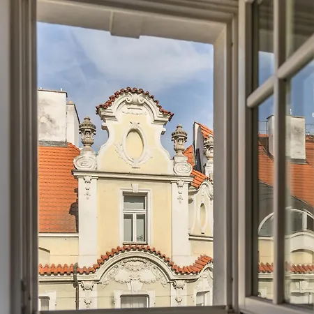 Decadent Art Deco Balcony In Old Town Appartement Praag
