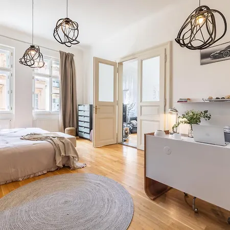 Apartment Lesser Town Melnicka By Easybnb