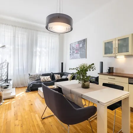 Apartment Lesser Town Melnicka By Easybnb