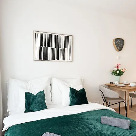 Apartment Real Living By Refa Karlin 406 *