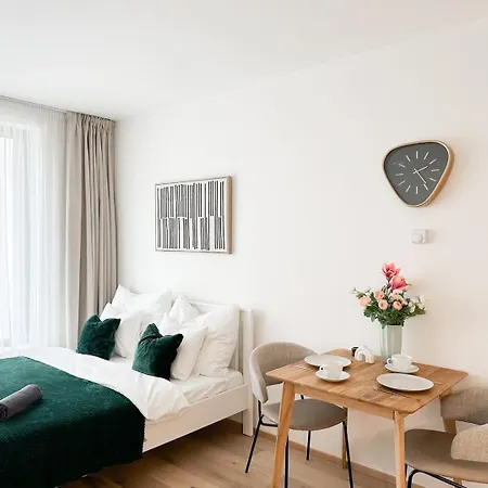 Apartment Real Living By Refa Karlin 406 Prague
