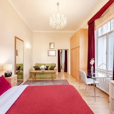 Wenceslas Square Romantic شقة براغ