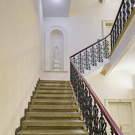 Under The Bells Of Tyn Church Apartment