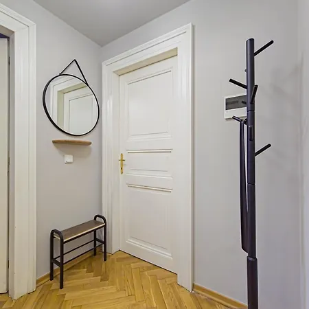 Under The Bells Of Tyn Church Apartment *
