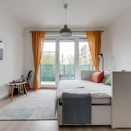 Brand-new, Equipped Near The Metro Apartmán *