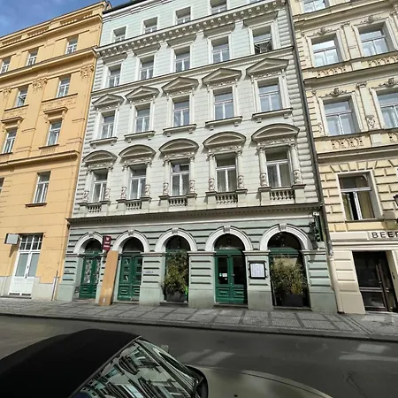 Under The Bells Of Tyn Church Apartment Prague