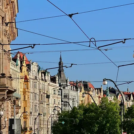 아파트 Divadelni - Historic Center & Steps From Charles Bridge 프라하