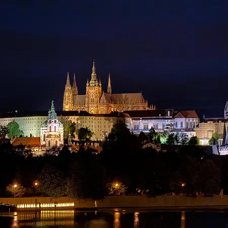 아파트 Divadelni - Historic Center & Steps From Charles Bridge