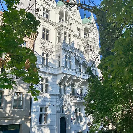 Divadelni - Historic Center & Steps From Charles Bridge 아파트 프라하