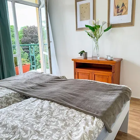 아파트 Sunny Flat With Terrace & Park View Near Centre 프라하