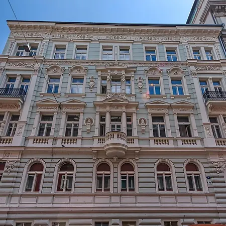 Milano * Prague