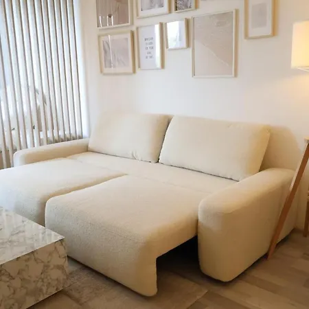 Leo Cozy Flat Big Balcony * 프라하