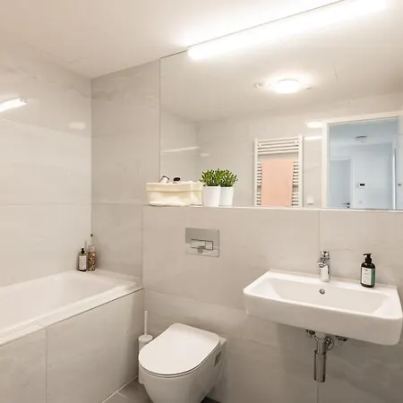 アパート Contemporary Apartment With Garage Parking プラハ
