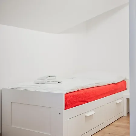 Flat Near Castle Stylish & Prime Location 7 Apartmán