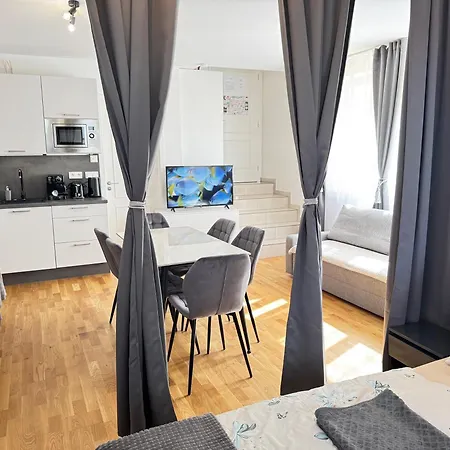 Daire New Modern-style With Balcony In The 2 *