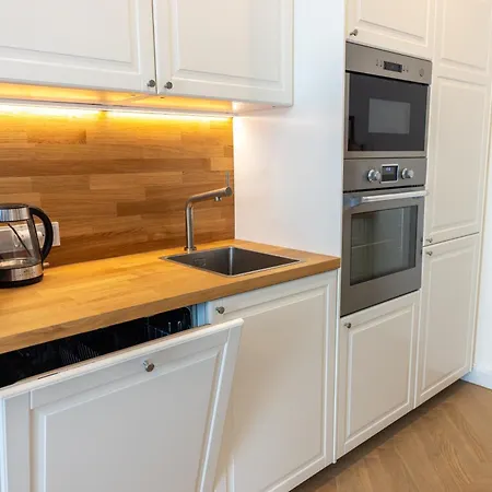 Modern In A Quiet Yet Location Apartment Prague