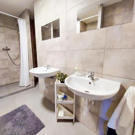 Blizko Narodniho Muzea A1 Homestay *