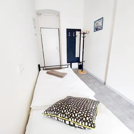 B5 Single Simple Room In Prague 7 * Praha
