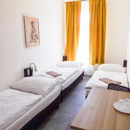 Homestay Two-room Near The Center F2 *