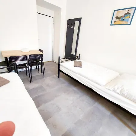 Habitación en casa particular Traveller's F1 *