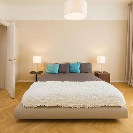 Luxury D22