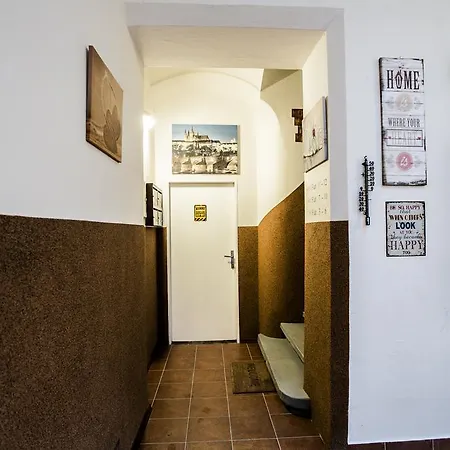 Smečky 14 * Praha