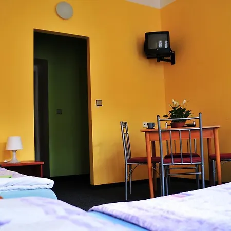 Alia Hostel *