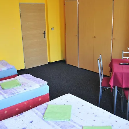 Alia Hostel *