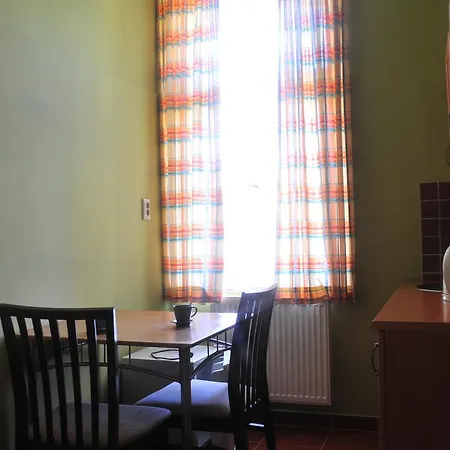 Alia Hostel *