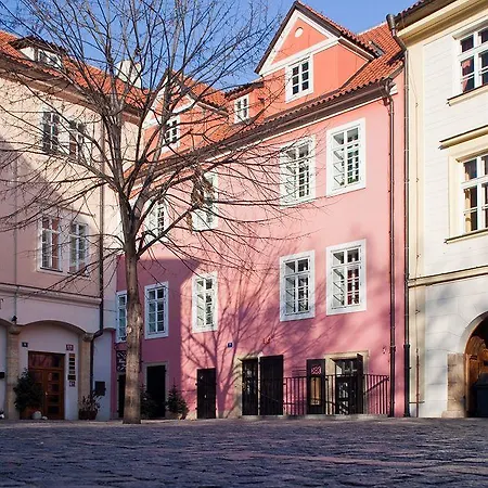 Tyn Yard Отель