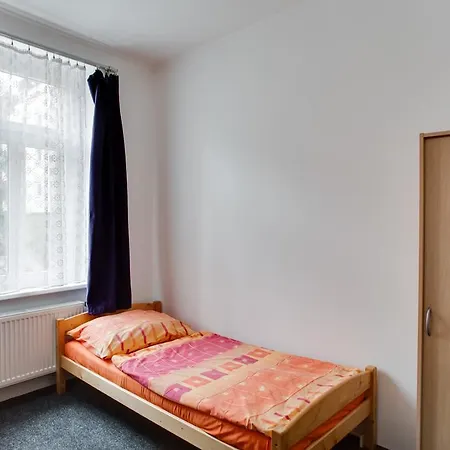 Hostel Holeckova *