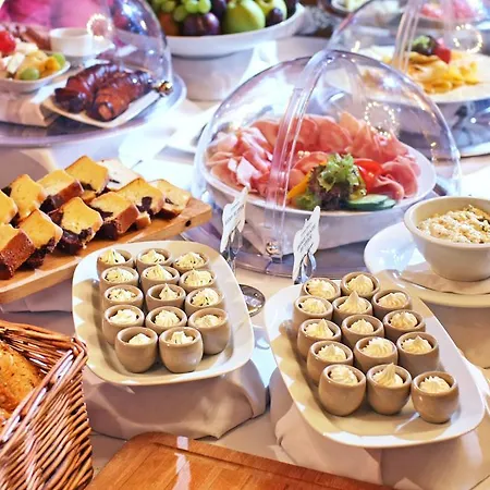 فندق Alchymist Nosticova Palace 5*