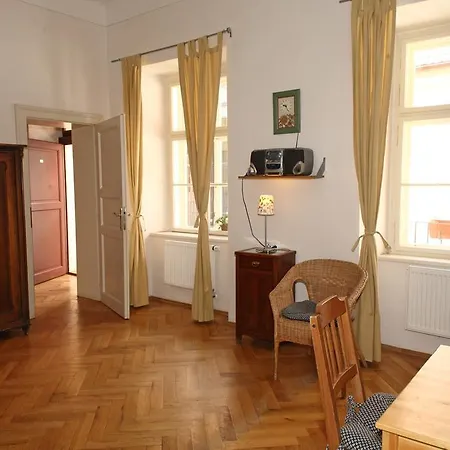 Little Town Budget 3* Praha