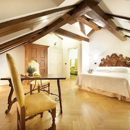 Hotell Charles Bridge Palace