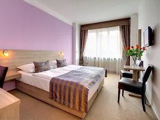 Hotel Meda Of Museum Kampa 3*