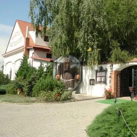 Hotel Golden Golem