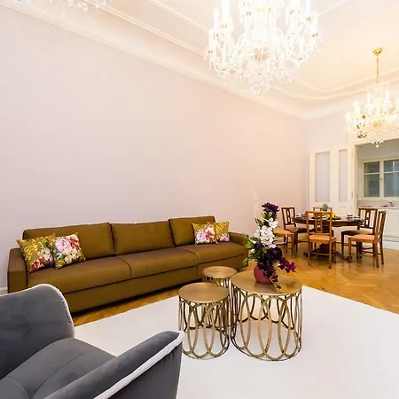 Grand Central Residence By Tkc Prague