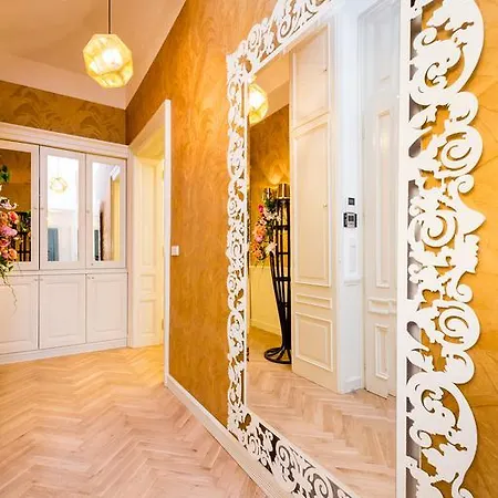 Grand Central Residence By Tkc Prague