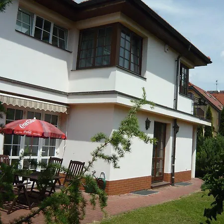Holiday House Barrandov Vakantiehuis *