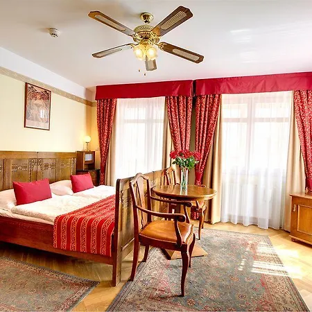 Mucha Hotell 4*