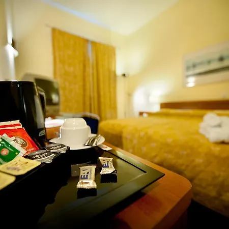 Ramada Airport 4*