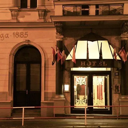 1885