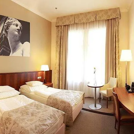 Hotell Maestro By Adrez 4*