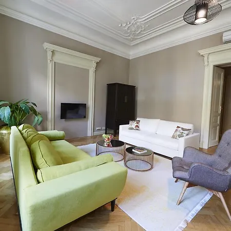 Grand Central Residence By Tkc Prague