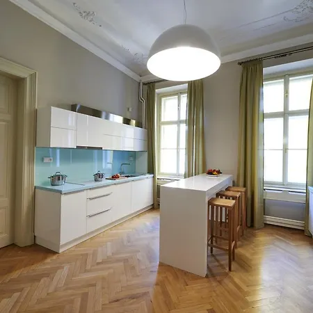 Grand Central Residence By Tkc Prague