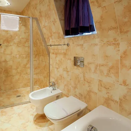 Tyn Yard 4* Прага