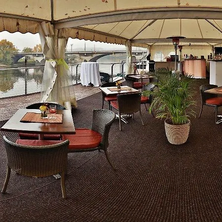 Botel Rohan Boat