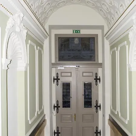 Apartment Modern Všehrdova Prag
